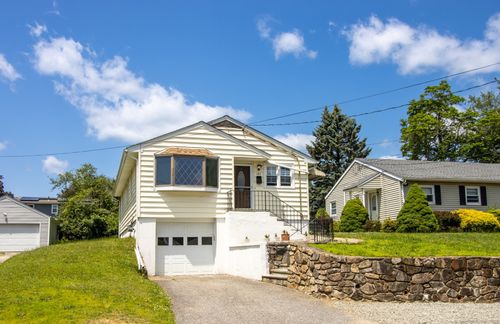 107 Travis Dr, Bridgeport, CT, 06606-1659 | Card Image