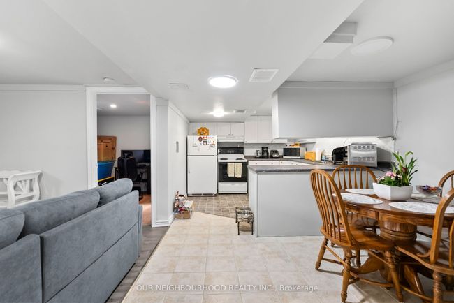 763 Maryland Ave, Home with 5 bedrooms, 2 bathrooms and 4 parking in Peterborough ON | Image 23