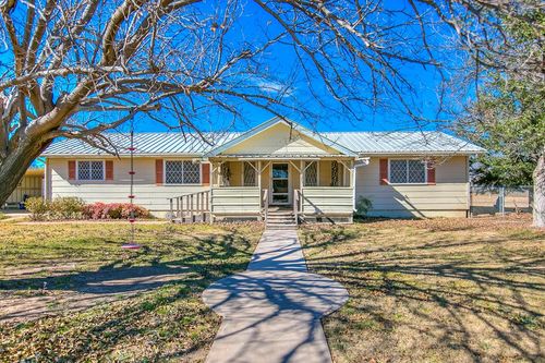 7685 Gardenia Ave, San Angelo, TX, 76901-5825 | Card Image