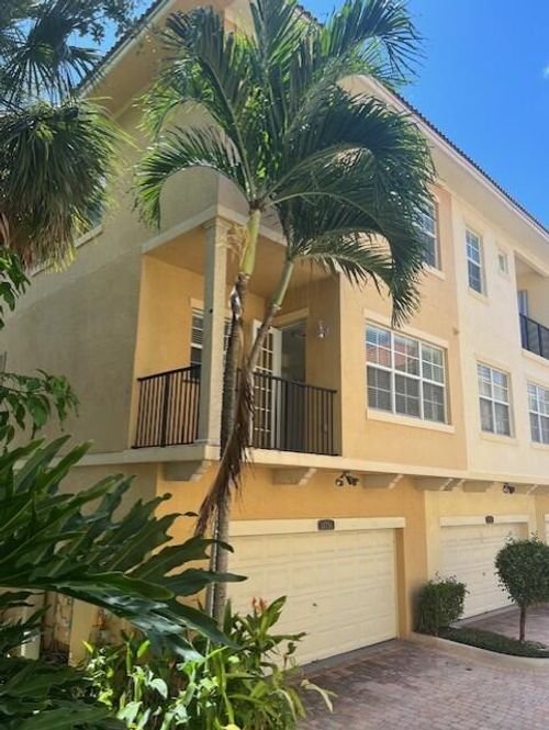 11750 Valencia Gardens Ave, Palm Beach Gardens, FL, 33410-2932 | Card Image