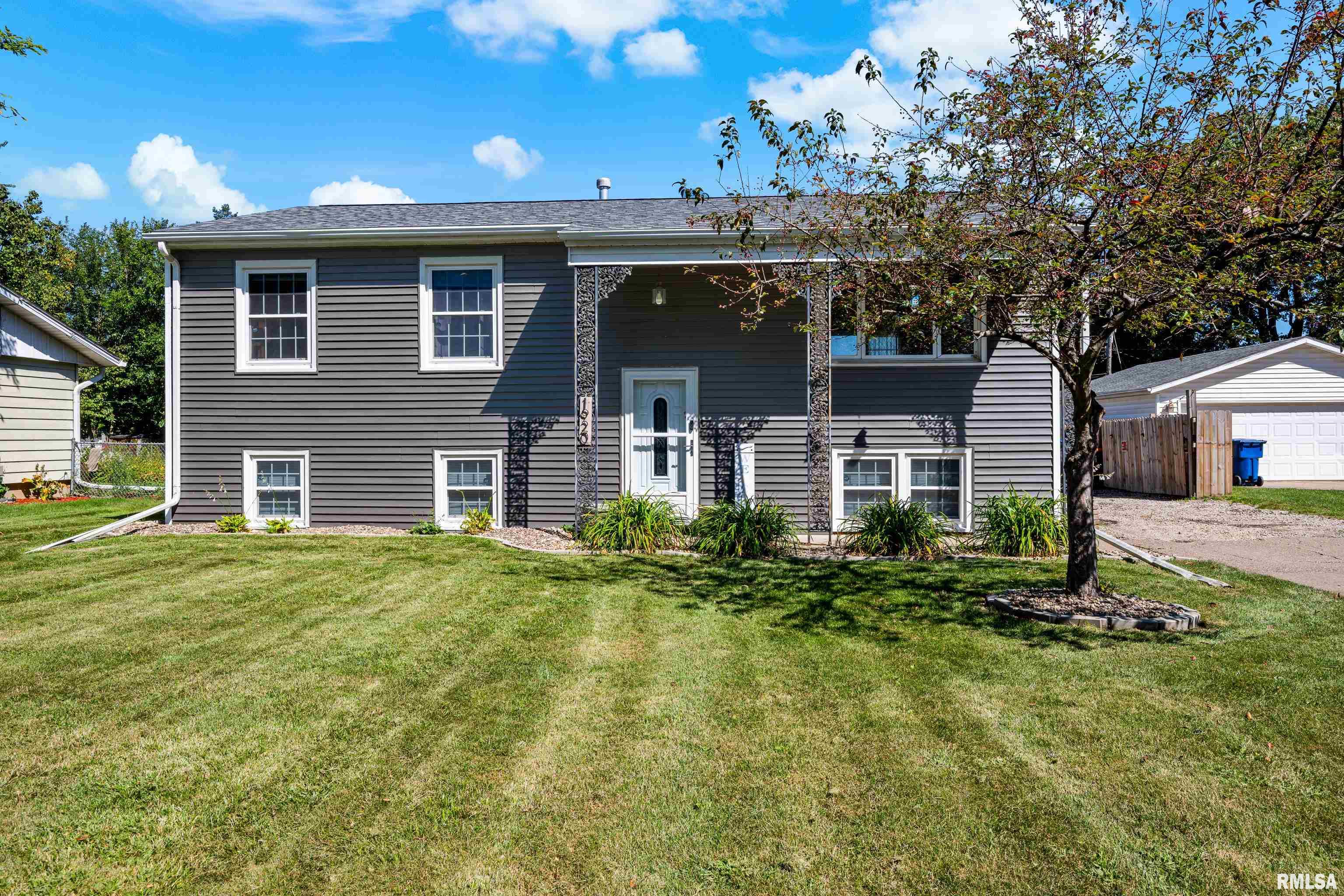 70th St, Davenport, IA 52806