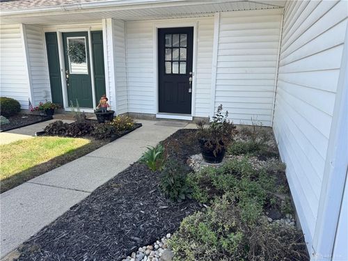 9694 Centerville Creek Ln, Dayton, OH, 45458-5533 | Card Image