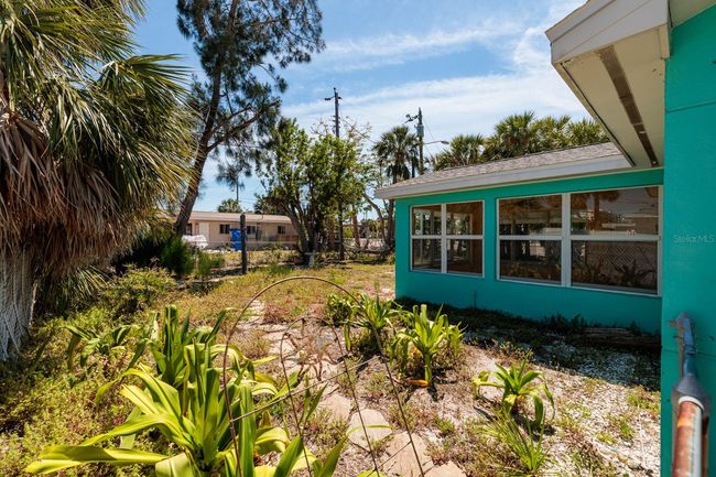 340 83 Rd Ave, House other with 2 bedrooms, 1 bathrooms and null parking in ST PETE BEACH FL | Image 15