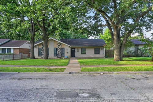 10434 Castlerock Dr, Dallas, TX, 75217-3216 | Card Image
