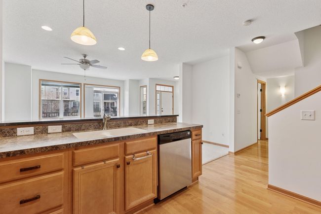 8026 Magnolia Ln N, Townhouse with 2 bedrooms, 3 bathrooms and null parking in Maple Grove MN | Image 9
