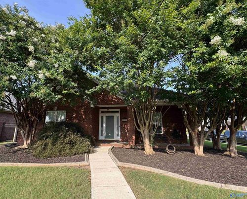 1020 Brookshire Ln Se, Decatur, AL, 35601-3473 | Card Image