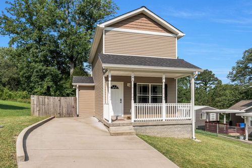 144 Maple Dr, Ashland City, TN, 37015-1938 | Card Image