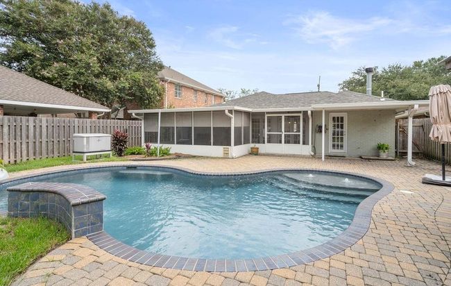 Pool with heater and chiller | Image 18