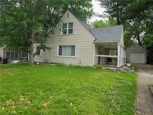 1312 W 29th St S, Independence, MO, 64052-3123 | Card Image