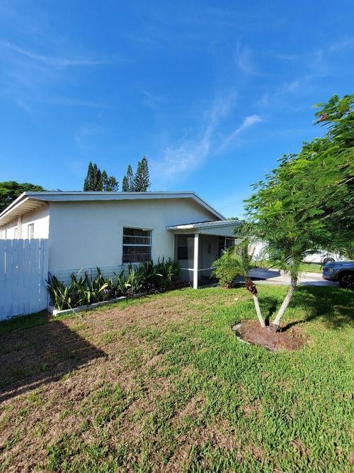 132 Se 4th Ave, Boynton Beach, FL, 33435-4529 | Card Image