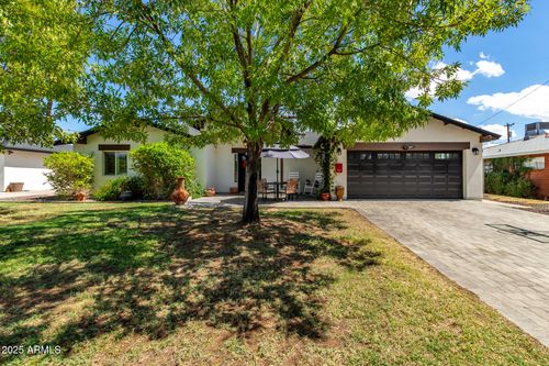 3439 N 45th Pl, Phoenix, AZ, 85018-6002 | Card Image