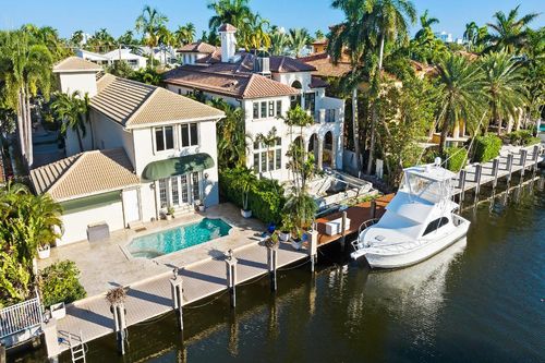 413 Coconut Isle Dr, Fort Lauderdale, FL, 33301-2425 | Card Image