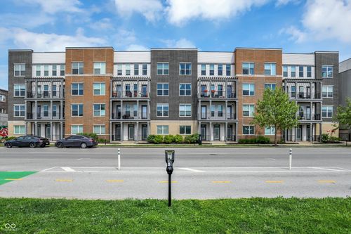 unit-202-727 N Illinois St, Indianapolis, IN, 46204-1457 | Card Image