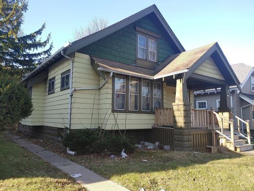 1969 W Melvina St, Milwaukee, WI, 53206-1911 | Card Image