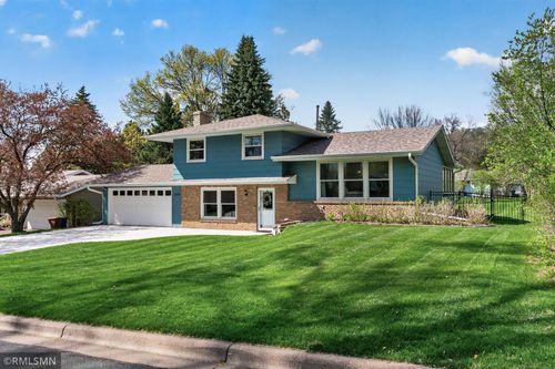2479 Hillside Rd, White Bear Lake, MN, 55110-5535 | Card Image