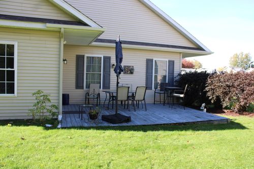 2 Aiken Ct, Plattsburgh, NY, 12903-4608 | Card Image