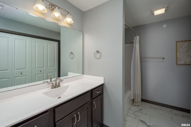 UNIT-201 - 440 E Franklin St, Condo with 2 bedrooms, 2 bathrooms and null parking in Eldridge IA | Image 18