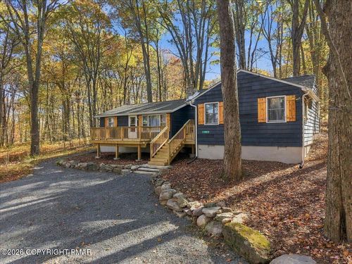 141 Ski Trl, Pocono Lake, PA, 18347-7922 | Card Image