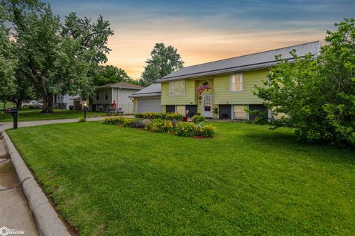 2008 S 4th Ave, Marshalltown, IA, 50158-5225 | Card Image