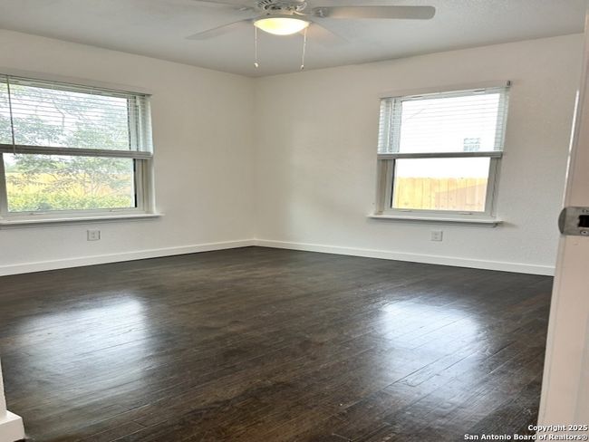 12116 Loop 107, House other with 3 bedrooms, 2 bathrooms and null parking in Adkins TX | Image 15