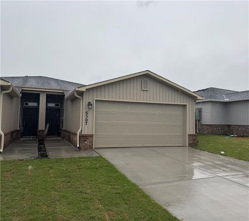 6507 Nw Vandergriff St, Bentonville, AR, 72713-4109 | Card Image