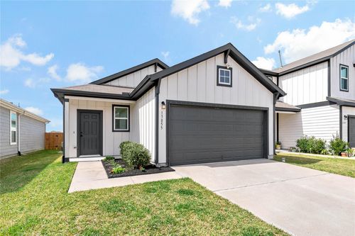17855 Plow Horse Ln, Hockley, TX, 77447-2253 | Card Image