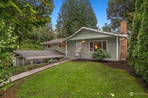 18047 28th Avenue Ne, Lake Forest Park, WA, 98155 | Card Image