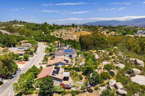 28551 Meadow Glen Way W, Escondido, CA, 92026-6834 | Card Image