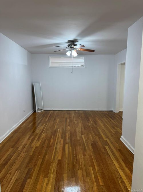 2g-63 63rd Ave, Forest Hills, NY, 11375-1045 | Card Image