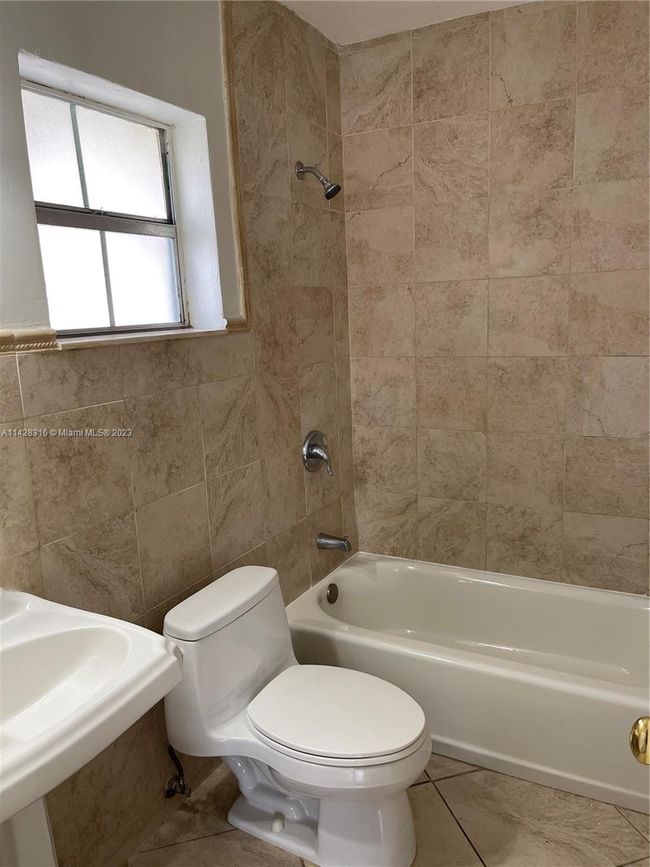 APT-1024 - 8650 Sw 67 Th Ave, Condo with 2 bedrooms, 3 bathrooms and null parking in Pinecrest FL | Image 13