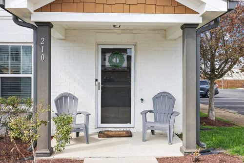 210 W Mill Dr, Nashville, TN, 37209-2577 | Card Image