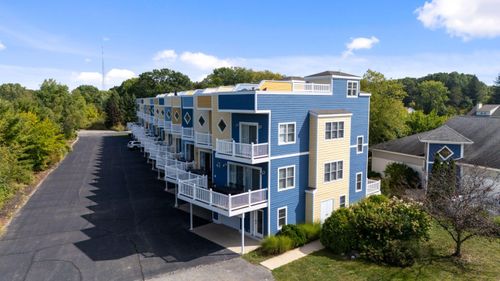 25 Diamond Point Ln, New Buffalo, MI, 49117-1478 | Card Image