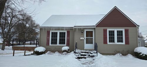 918 Clausen Ave, Albert Lea, MN, 56007-2383 | Card Image