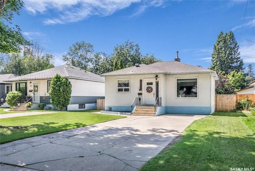 1618 Cairns Ave, Saskatoon, SK, S7H2H8 | Card Image