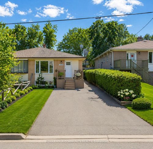 708 Mountview Place, Newmarket, ON, L3Y3P7 | Card Image