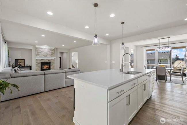 Open spacious floor plan | Image 10
