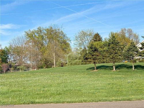 49236 Foxwood Ln, East Palestine, OH, 44413-8792 | Card Image