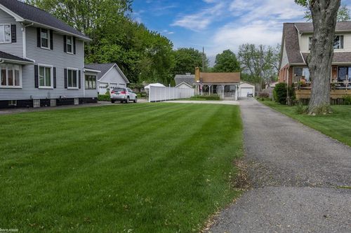 6138 River Rd, East China, MI, 48054-4731 | Card Image