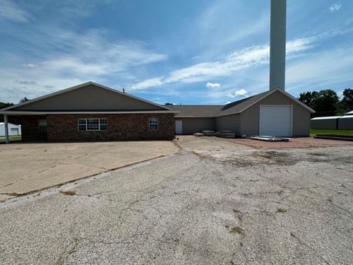 403 S Sycamore St, Villa Grove, IL, 61956-1825 | Card Image