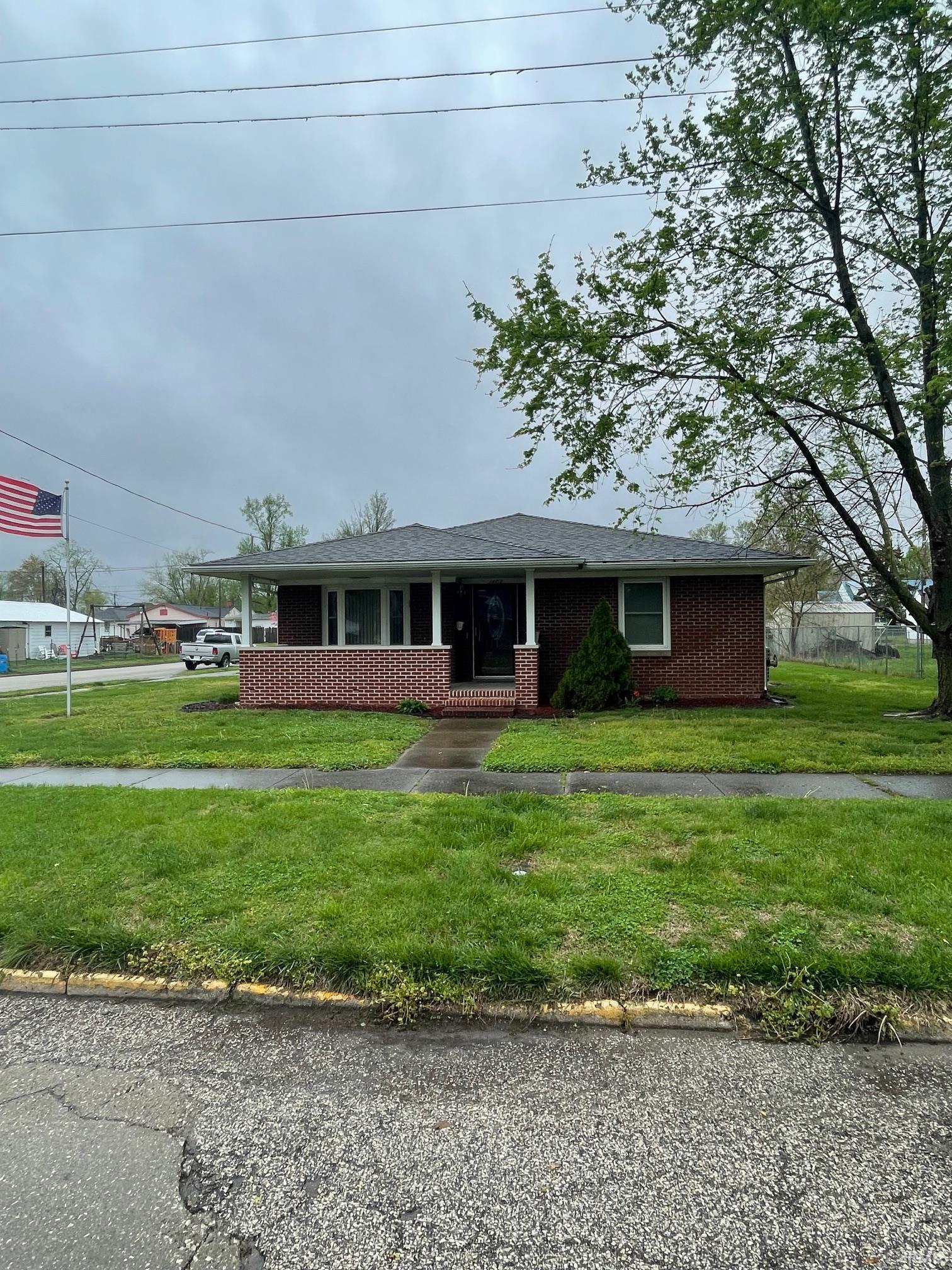 1402 N 13th Street, For Sale in Vincennes Zoocasa