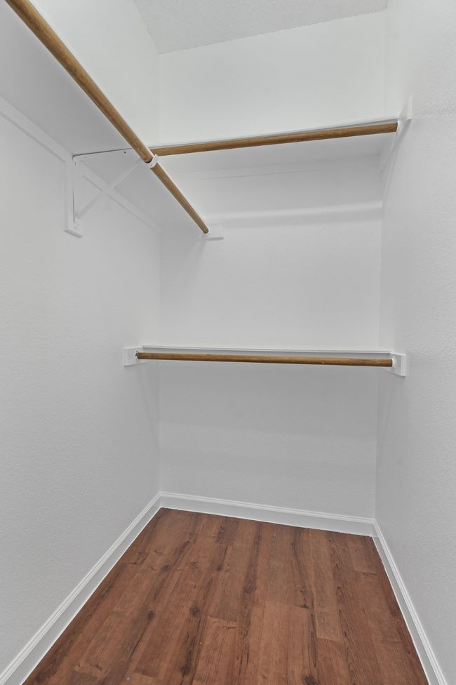 Bedroom 4 has walk in closet | Image 22