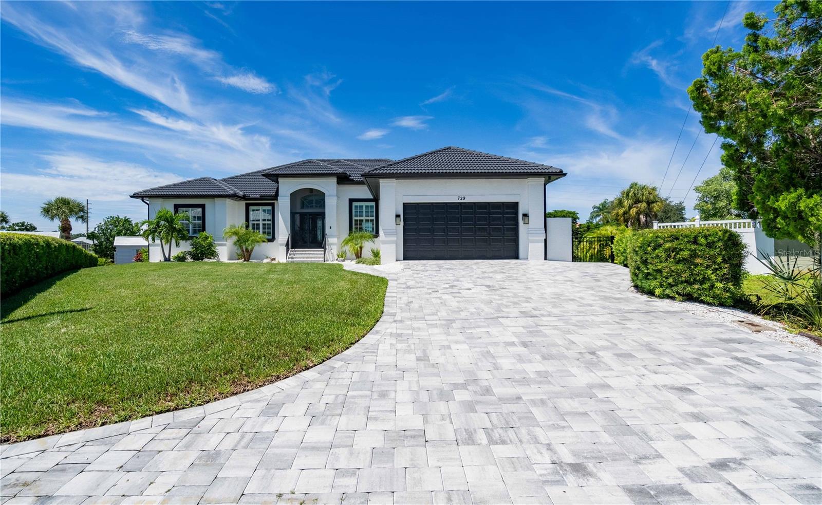 Lesia Dr, Nokomis, FL 34275