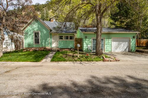 824 Lincoln Ave, Glenwood Springs, CO, 81601-3514 | Card Image