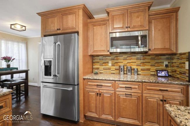 200 N Falcon Blf, House other with 3 bedrooms, 3 bathrooms and 2 parking in Alpharetta GA | Image 15