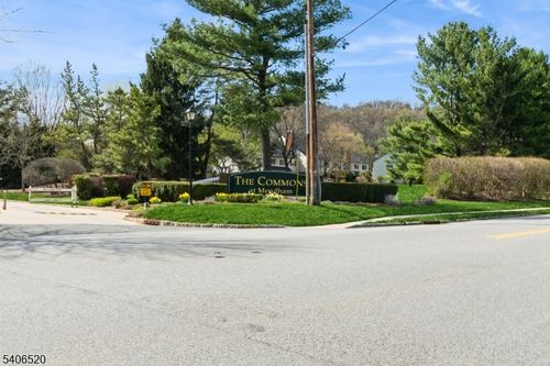 14 Pembroke Dr, Mendham, NJ, 07945-2006 | Card Image