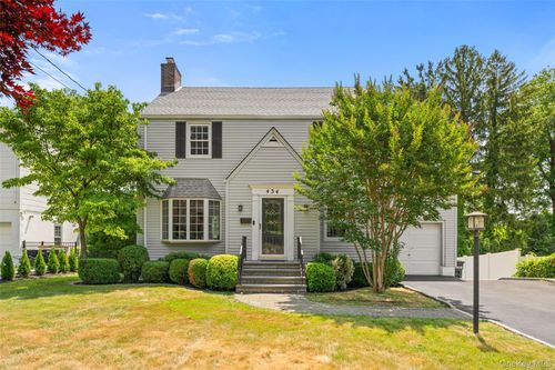 434 California Rd, Bronxville, NY, 10708-2306 | Card Image