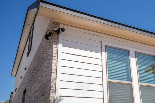 View of exterior details | Image 30