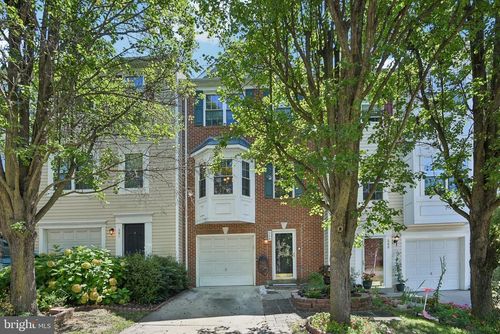 586 Lilac Ter Ne, LEESBURG, VA, 20176-4011 | Card Image
