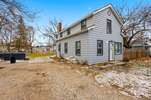 657 Lucille Dr, Wolverine Lake, MI, 48390-2326 | Card Image