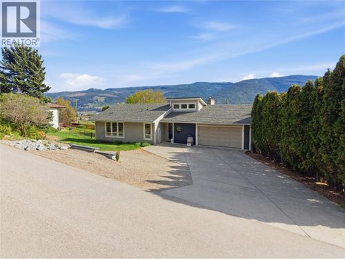 300 Scenic Dr, Coldstream, BC, V1B2X3 | Card Image
